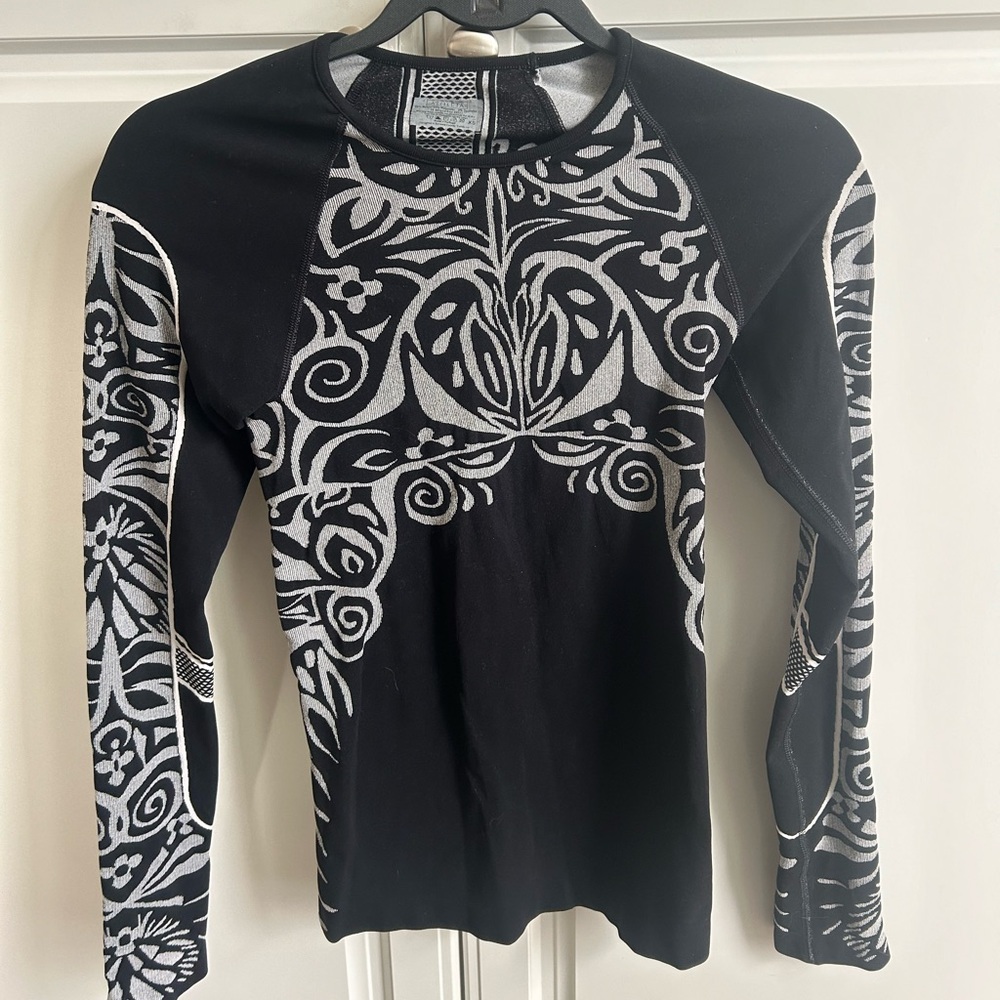 Athleta xs long sleeve, in good condition worn once